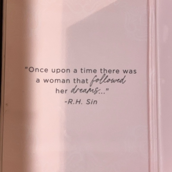 Reign 👑 The Princess 👸 Collection - Picture 4 of 6